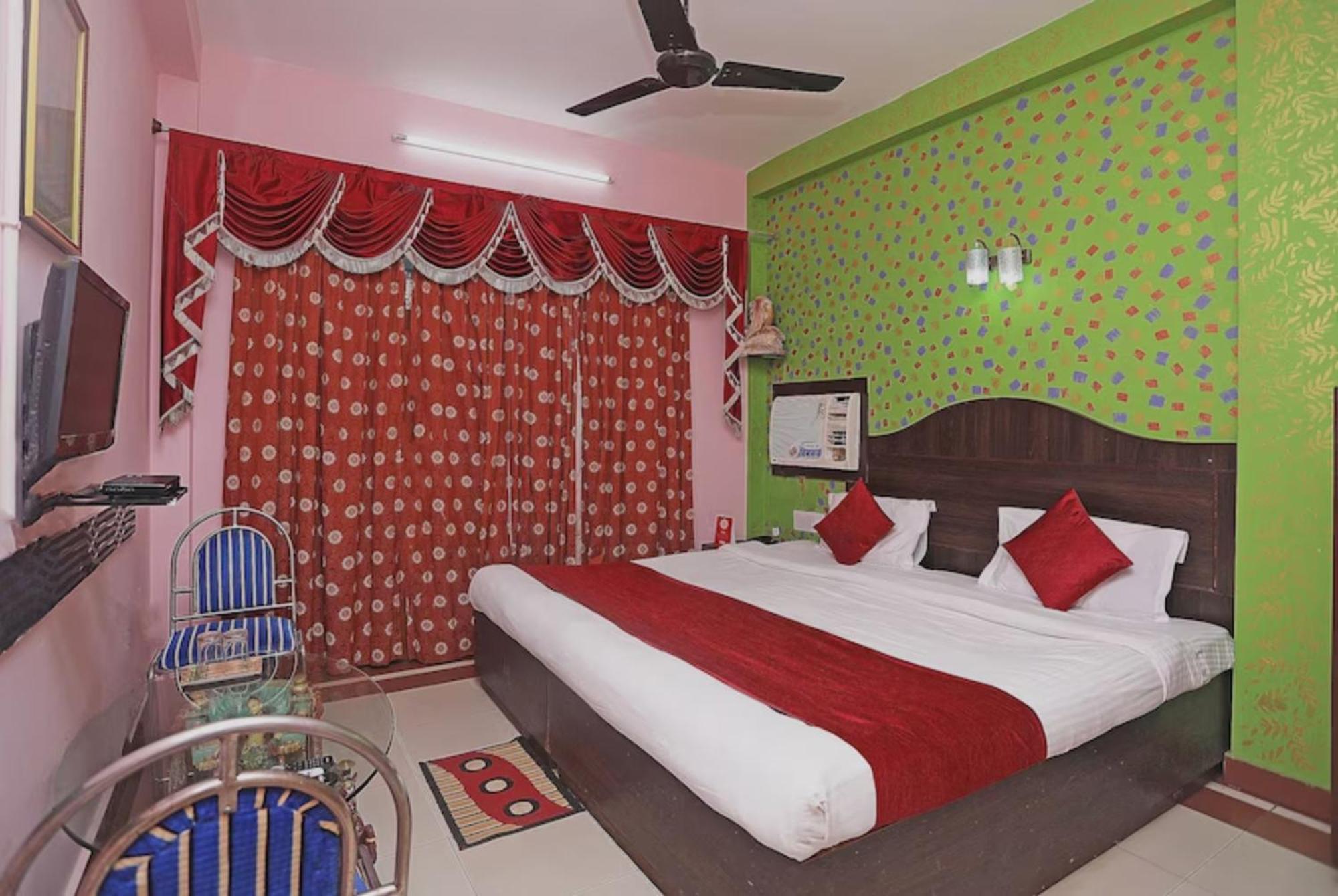 Hotel Ashray Пури Екстериор снимка