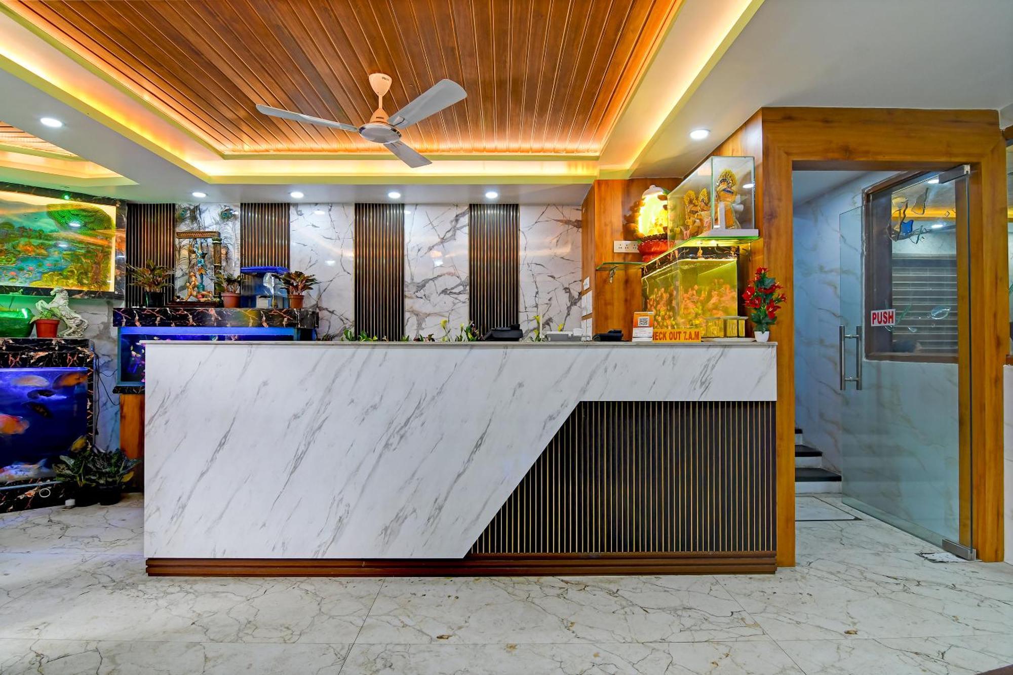 Hotel Ashray Пури Екстериор снимка