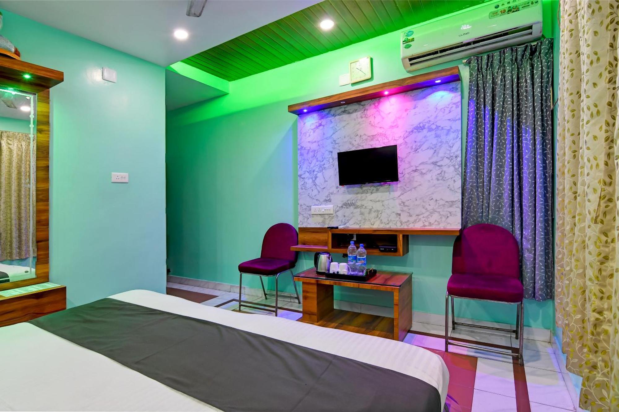 Hotel Ashray Пури Екстериор снимка