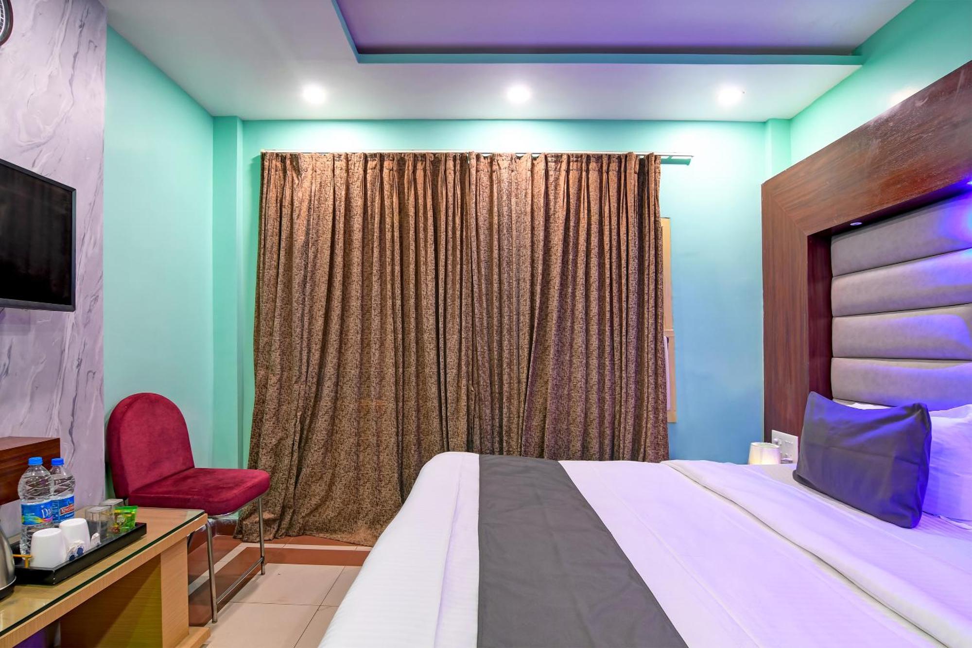 Hotel Ashray Пури Екстериор снимка