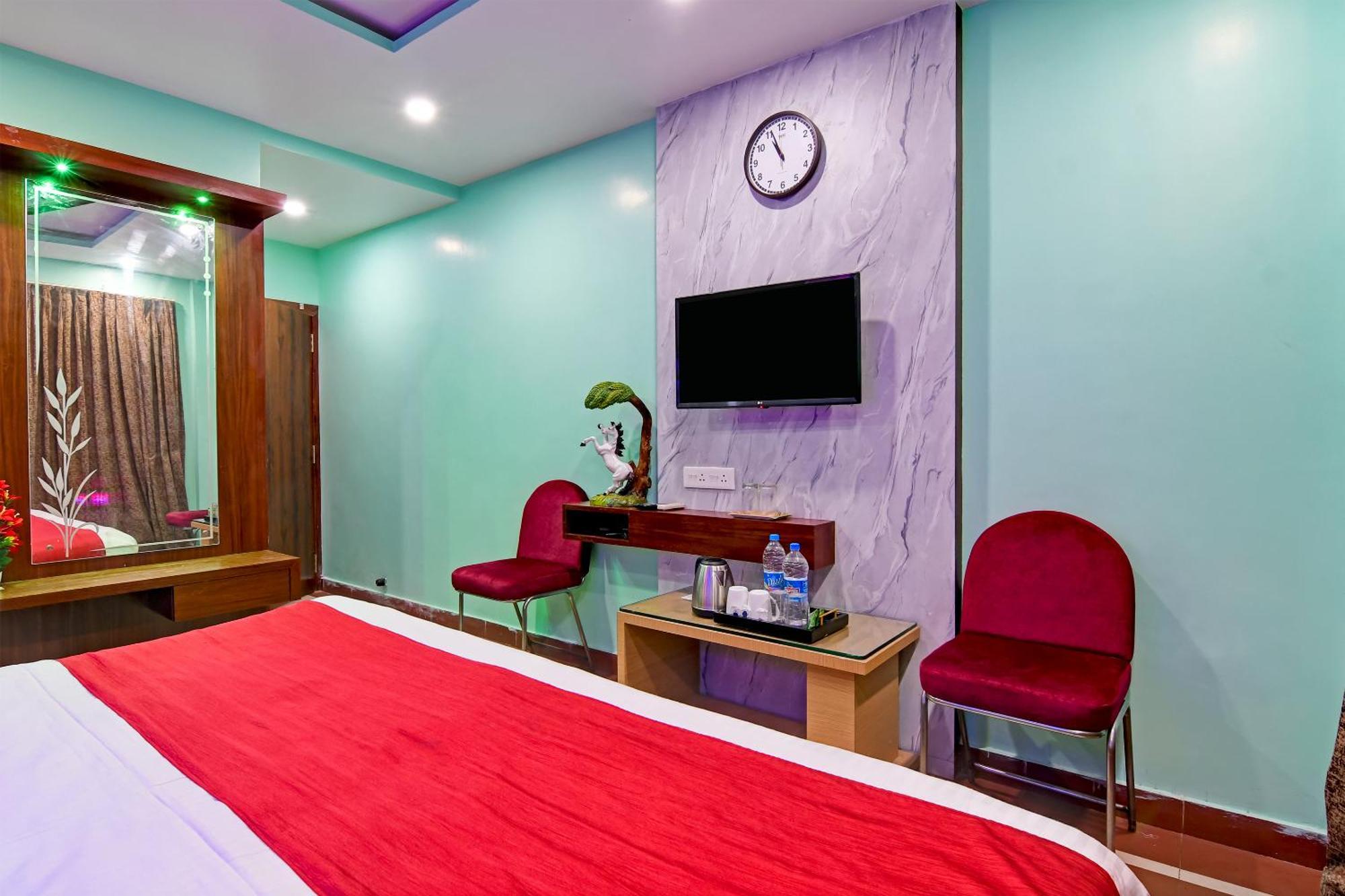Hotel Ashray Пури Екстериор снимка