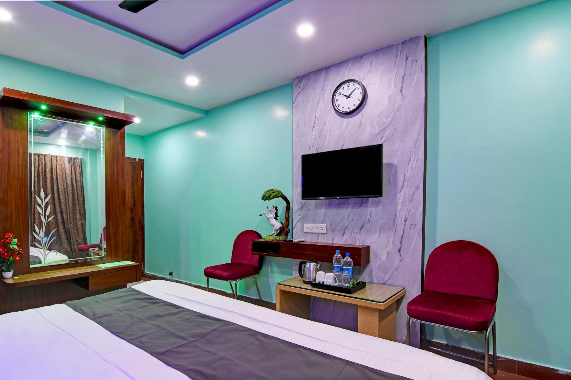 Hotel Ashray Пури Екстериор снимка