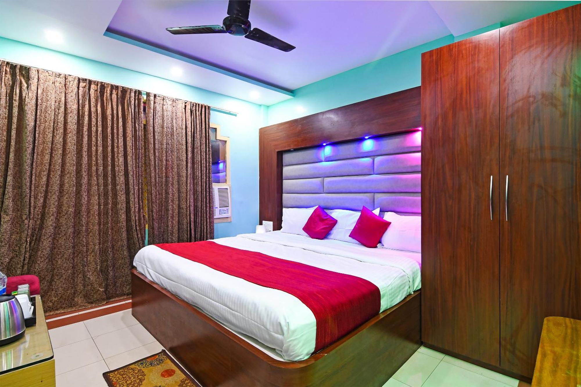 Hotel Ashray Пури Екстериор снимка